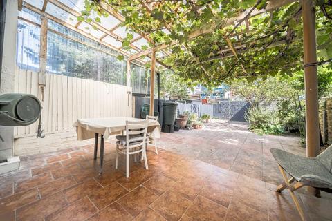18 Boscombe Road, London, SW17 9JL
