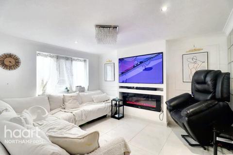 4 bedroom detached house for sale, Pemberley Walk, Northampton