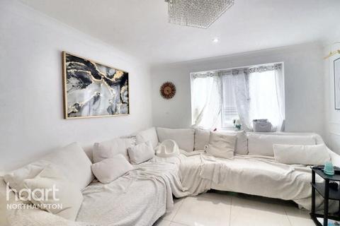 4 bedroom detached house for sale, Pemberley Walk, Northampton