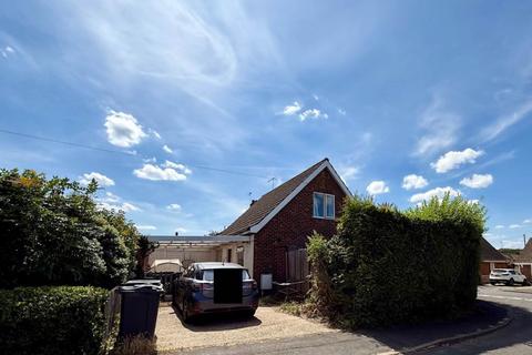 4 bedroom detached bungalow for sale, Hillvue Close, Norwich NR5