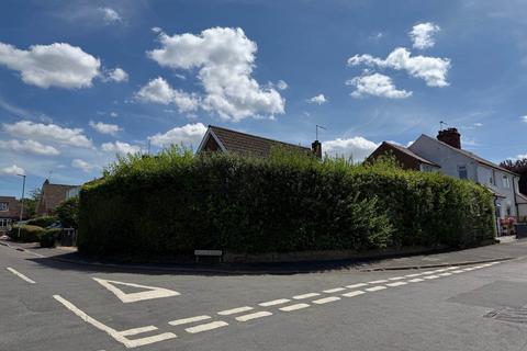 4 bedroom detached bungalow for sale, Hillvue Close, Norwich NR5