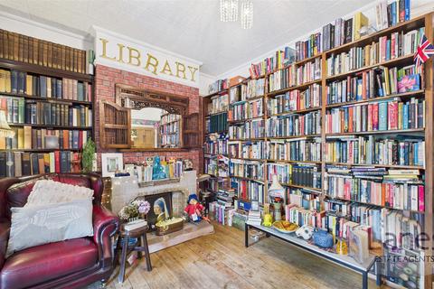 32 Drapers Road, Enfield, EN2 8LU