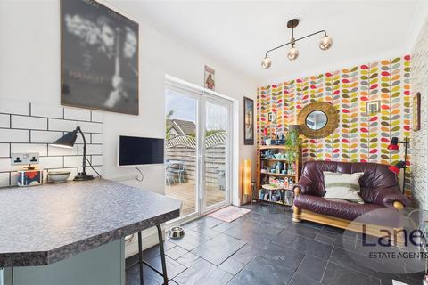 32 Drapers Road, Enfield, EN2 8LU