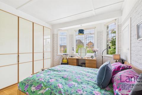 32 Drapers Road, Enfield, EN2 8LU