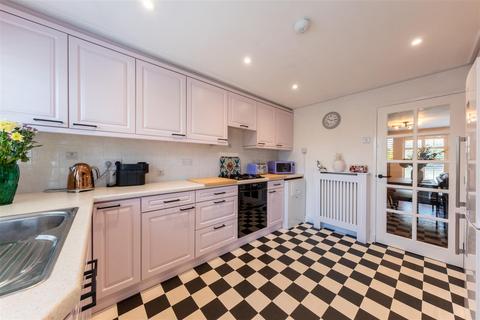 3 bedroom detached bungalow for sale, Nixon Road, Cuddington