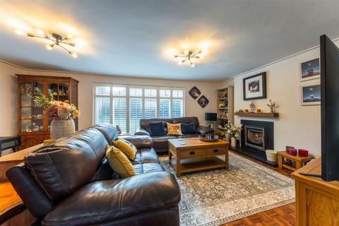 undefined, Nixon Road, Cuddington