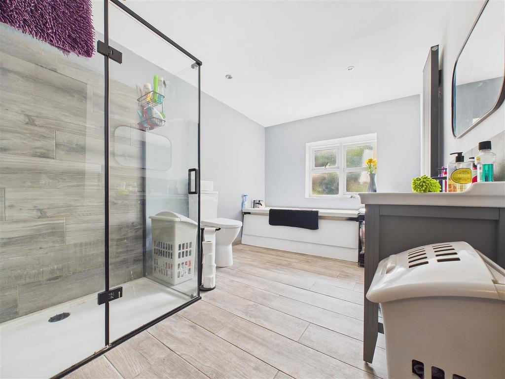 CAM02453 G0-PR0143-STILL009.jpg