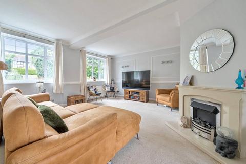 The Dell Hawks Hill Close, Fetcham, Leatherhead, KT22 9DL