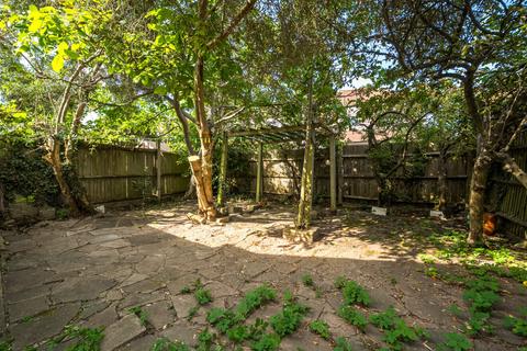 undefined, Beecholme Avenue, Mitcham CR4