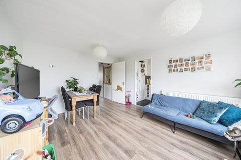 1 bedroom apartment for sale, Gale Close, Mitcham CR4