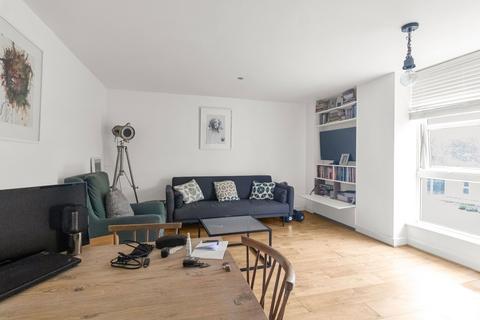 1 bedroom flat for sale, Barrier Point Road, London, E16 2SE