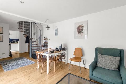 1 bedroom flat for sale, Barrier Point Road, London, E16 2SE