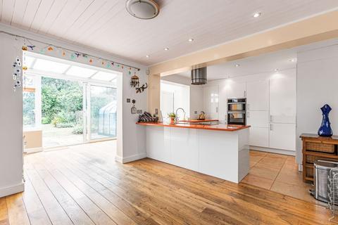 3 bedroom detached house for sale, Holloways Lane,Welham Green, AL9
