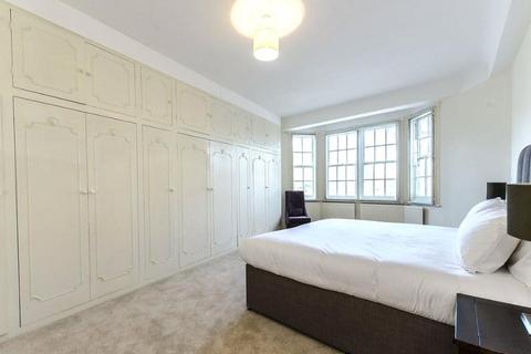 5 bedroom apartment to rent, Strathmore Court, St John's Wood NW8