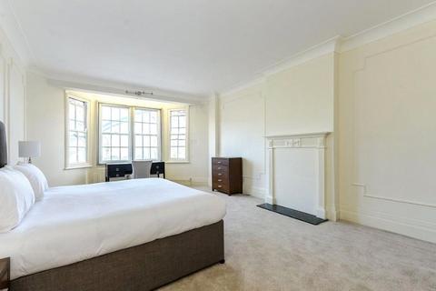 5 bedroom apartment to rent, Strathmore Court, St John's Wood NW8