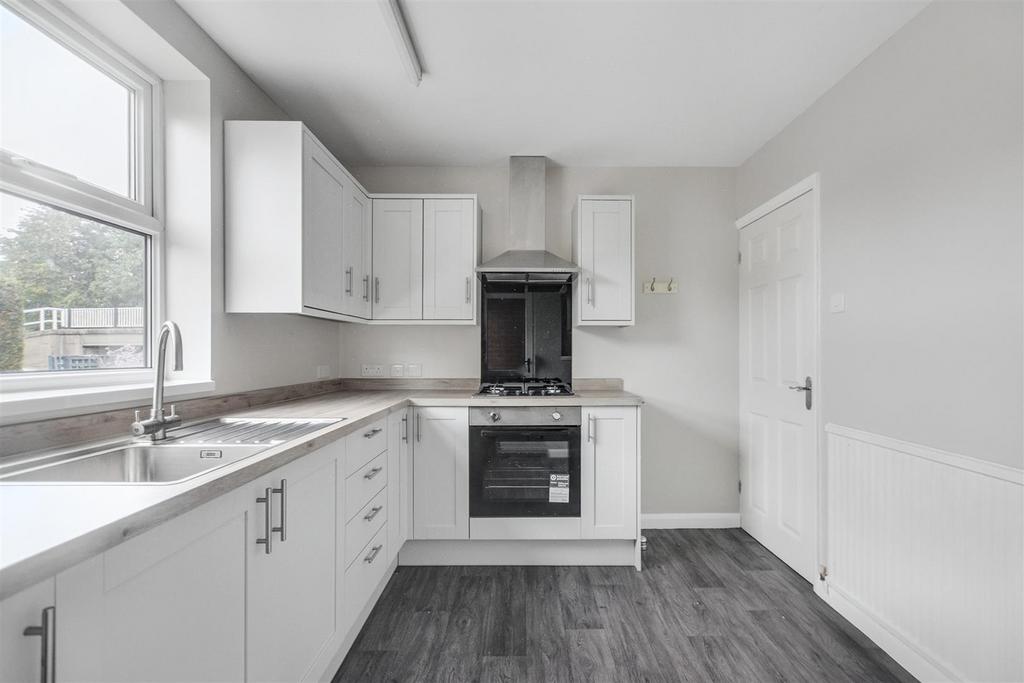 Kitchen 2.jpeg