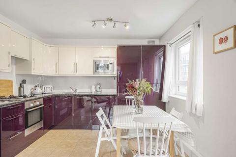 1 bedroom flat for sale, Strathdon Drive, London SW17
