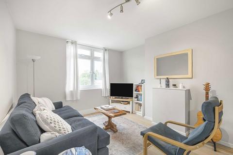 1 bedroom flat for sale, Strathdon Drive, London SW17