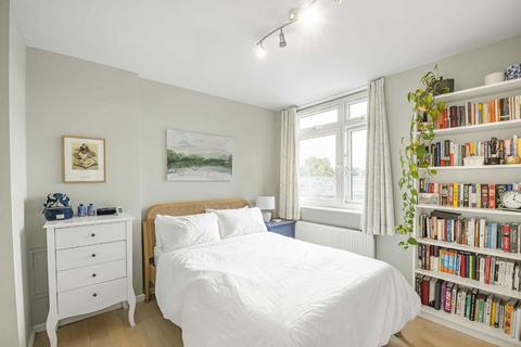1 bedroom flat for sale, Strathdon Drive, London SW17