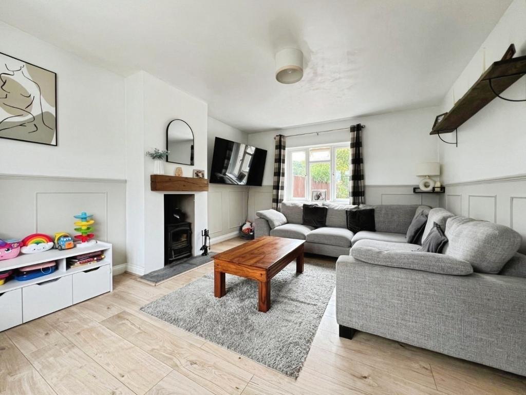 Pbox-living room-326495.jpg