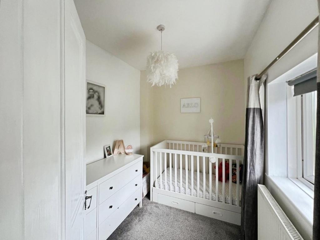 Pbox-bedroom-326495.jpg