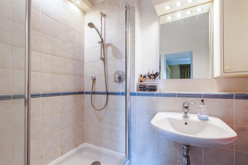 Ensuite shower room