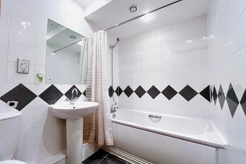 2 bedroom apartment to rent, K2, Albion Street, Leeds