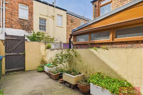 2 bedroom terraced house for sale, Trafalgar Terrace, Scarborough