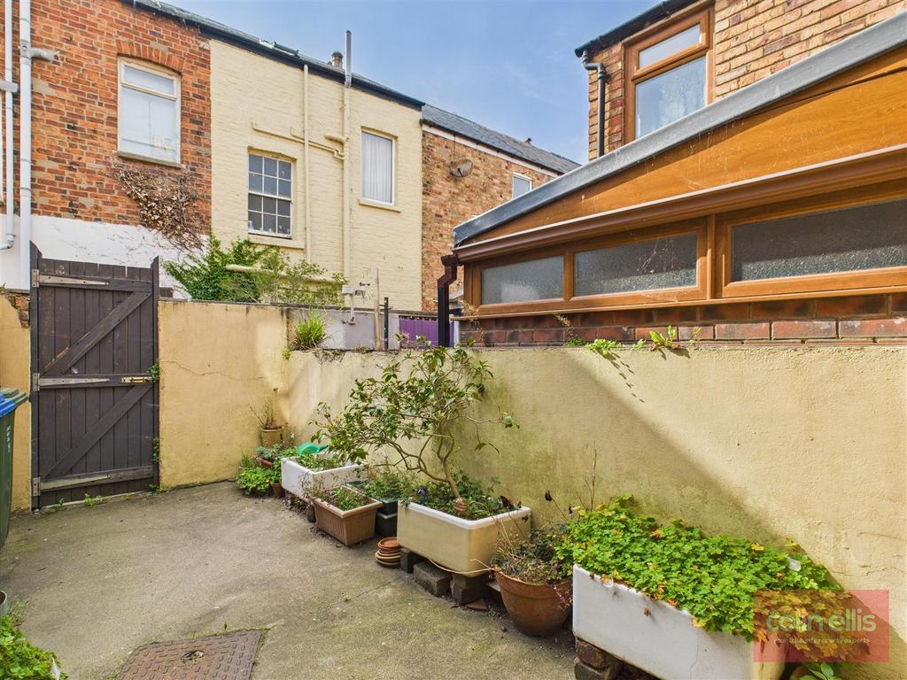 CAM05075 G0-PR0179-STILL008.jpg