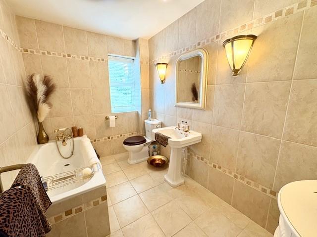 R- Bathroom.jpg
