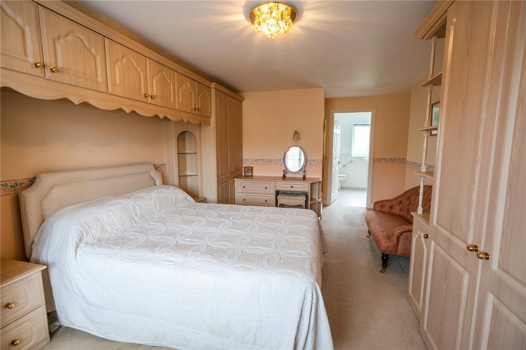 Bedroom 1 (2)