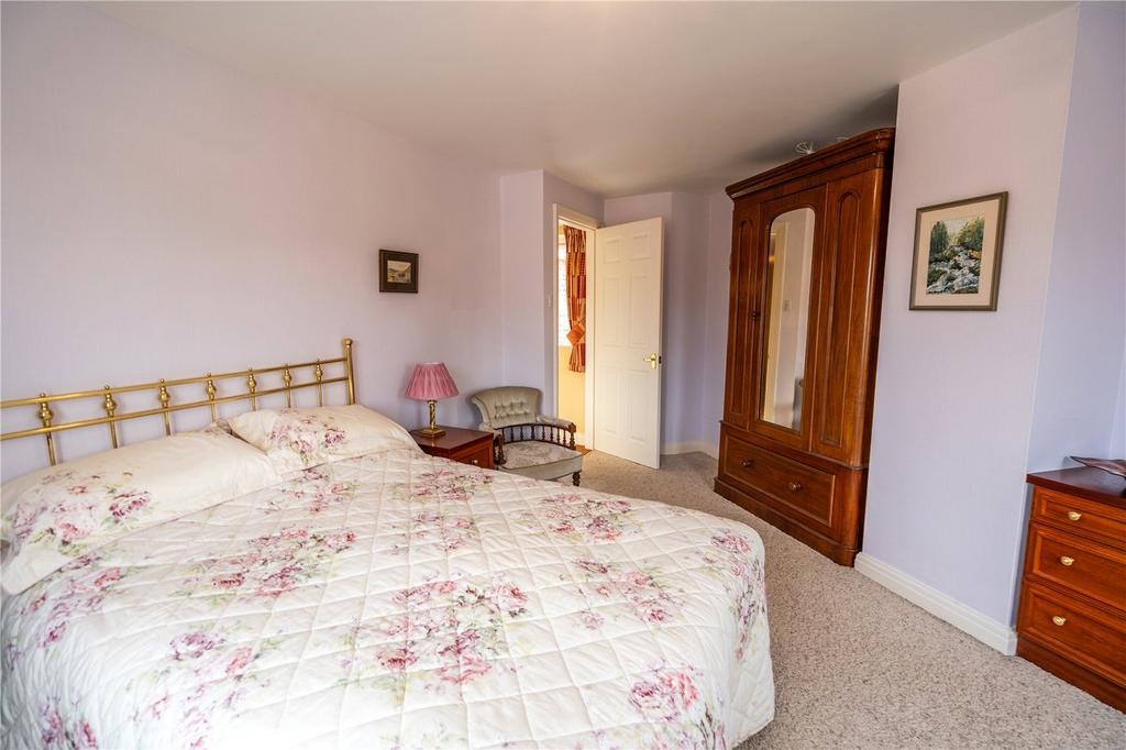 Bedroom 2 (2)