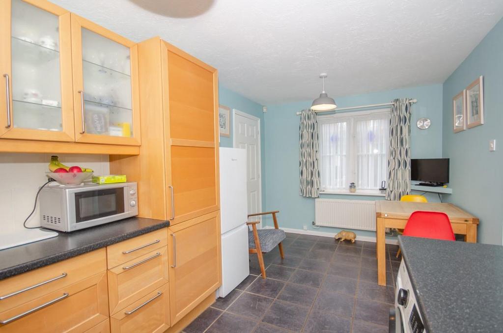 Kitchen pic 2.jpg