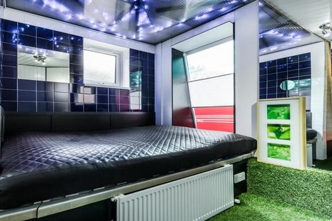 2 bedroom flat to rent, Woodstock Grove, London W12