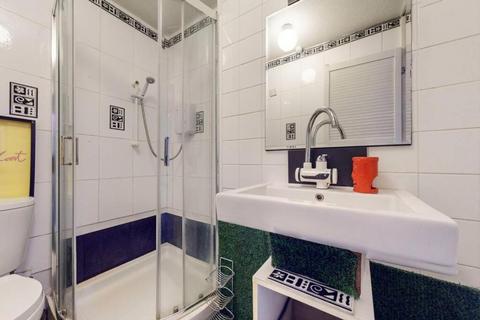 3 bedroom flat to rent, Wornington Road, London W10