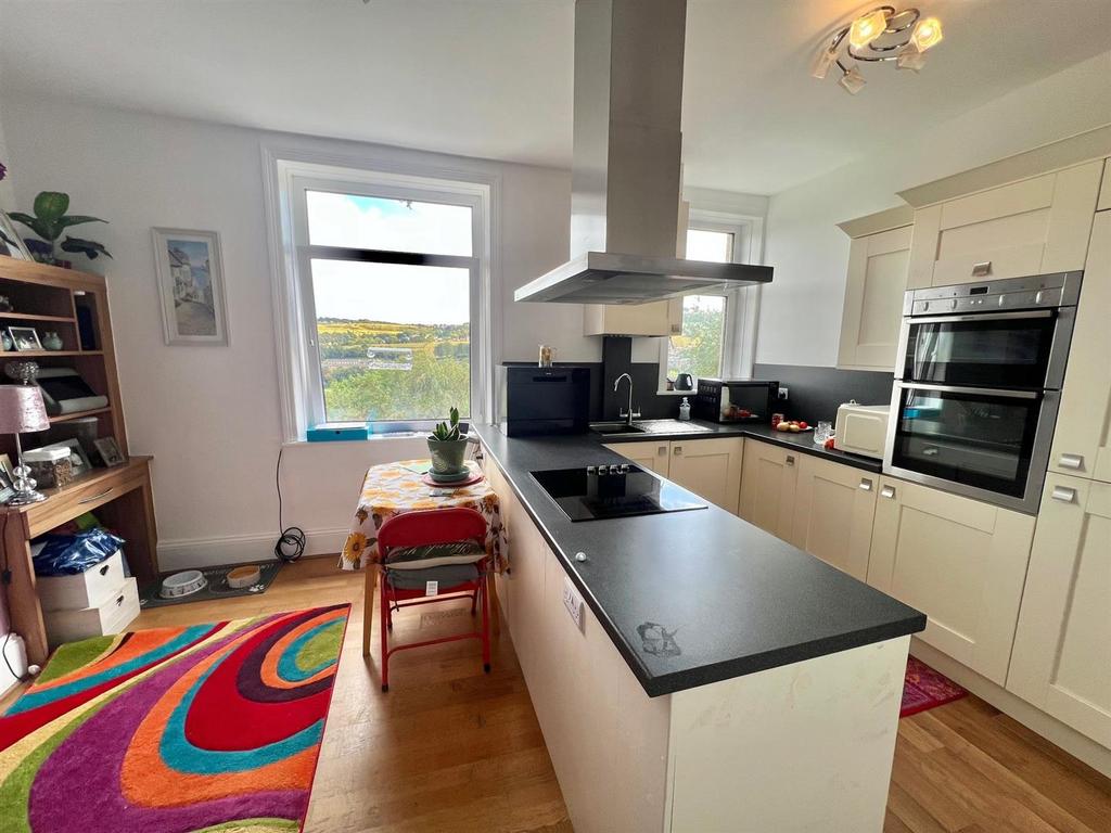 Kitchen3.jpg