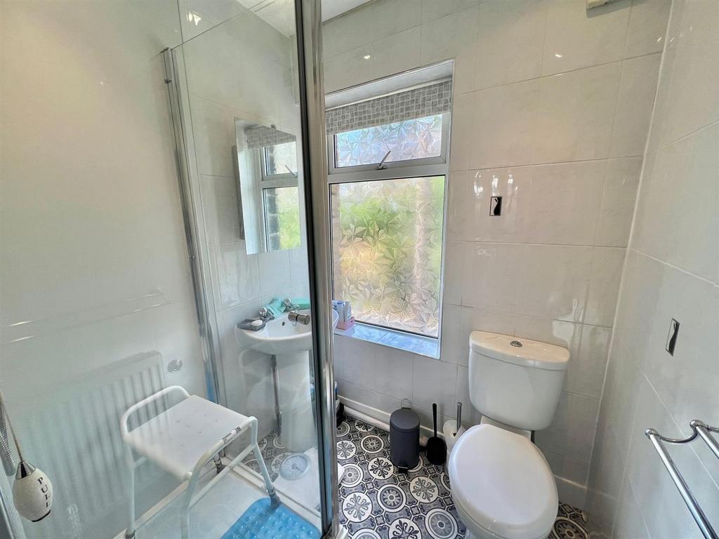 Shower room.jpg