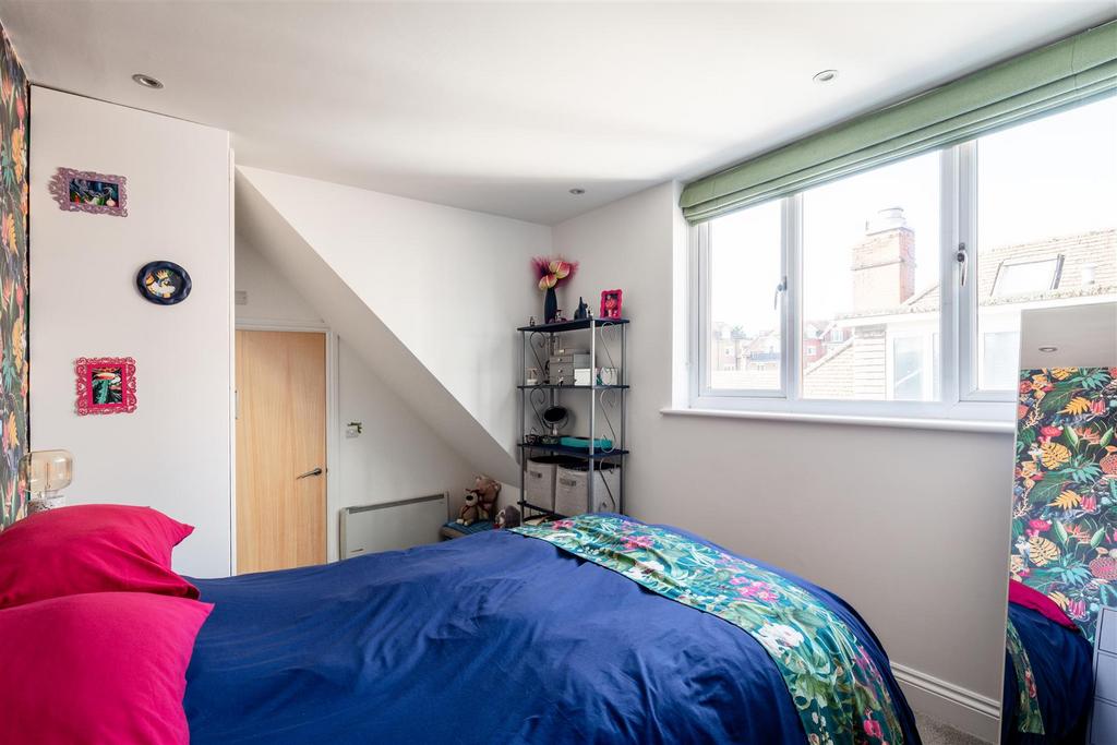 37 B Old Woking Road-11.jpg