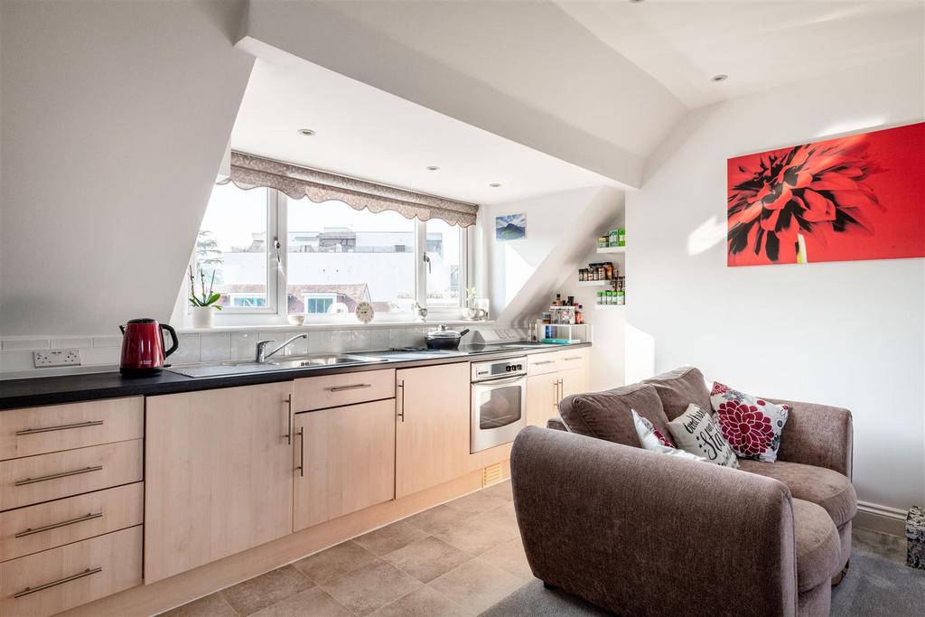 37 B Old Woking Road-3.jpg
