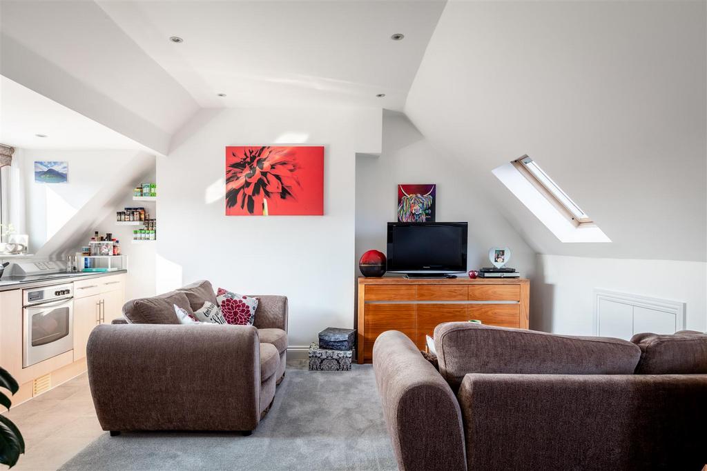37 B Old Woking Road-8.jpg