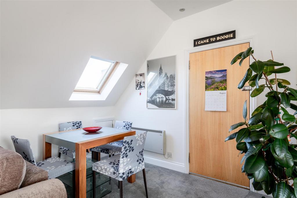 37 B Old Woking Road-7.jpg