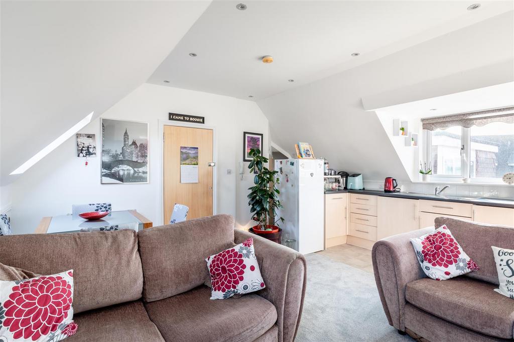37 B Old Woking Road-6.jpg