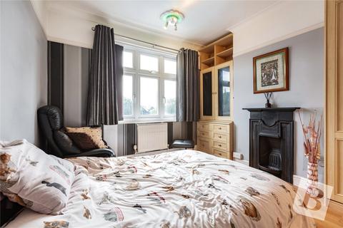 3 bedroom semi-detached house for sale, Lynfords Drive, Runwell, Wickford, Essex, SS11