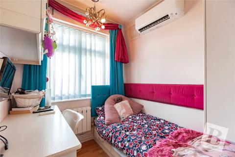 3 bedroom semi-detached house for sale, Lynfords Drive, Runwell, Wickford, Essex, SS11