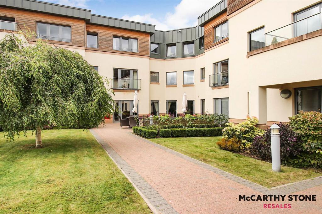 Courtyard Ext2.jpg