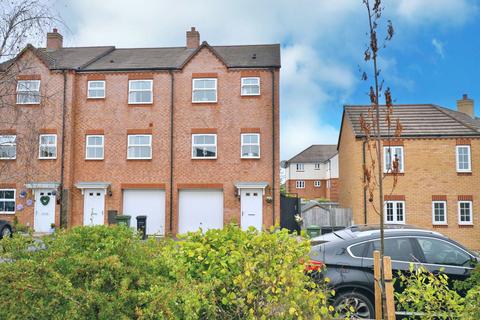 4 bedroom end of terrace house for sale, Poppy Close, Evesham, WR11 3GA