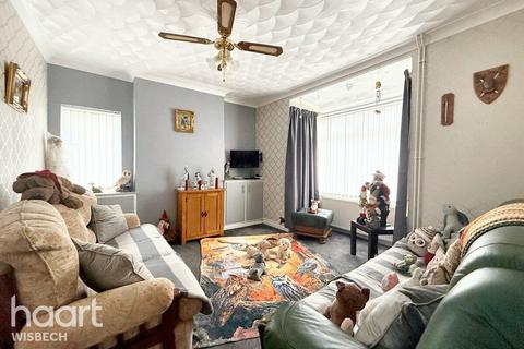 3 bedroom detached bungalow for sale, Kirkgate Street, Wisbech