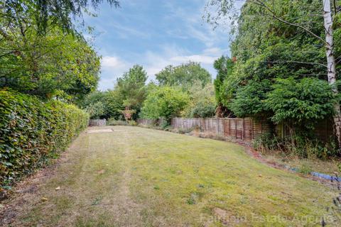 undefined, Raglan Gardens, Oxhey Hall