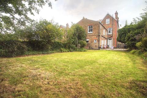 undefined, Queens Road, Wimbledon, SW19