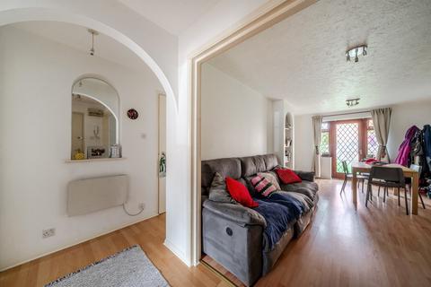 2 bedroom flat for sale, Cotton Avenue, Acton, London, W3